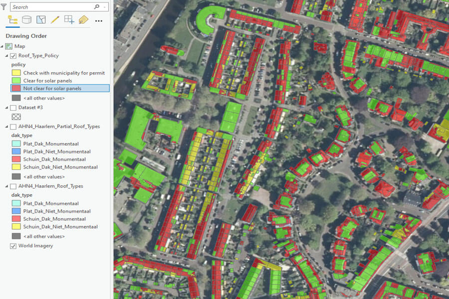 De Gemeente Haarlem en Tensing hebben op basis van een BAG dataset op grote schaal geanalyseerd welke daken in het centrum geschikt zijn voor de plaatsing van zonnepanelen